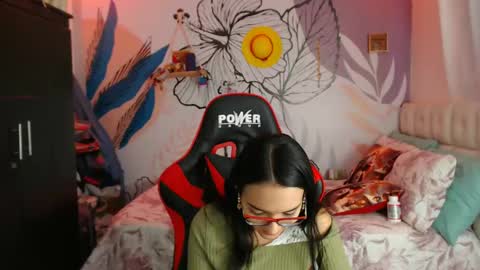 Snapshot of linzybaner chatting on 01/05/25, 11:12 LinzyBaner online show from 01/05/25, 11:12