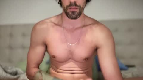 lion_hotty online show from 11/24/25, 06:29