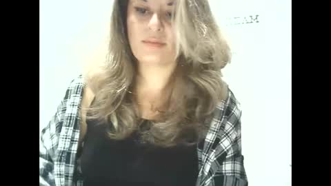 lionessmom online show from 10/17/25, 03:58