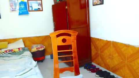 Snapshot of lionpuppy17 chatting on 01/02/25, 10:44 Lionpuppy online show from 01/02/25, 10:44