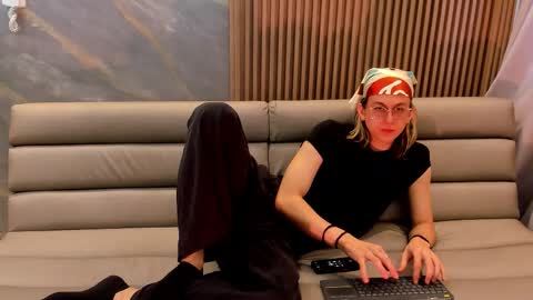 Lior evan online show from 12/04/25, 11:30