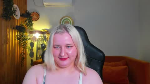 LioraArdyn online show from 04/15/26, 05:58