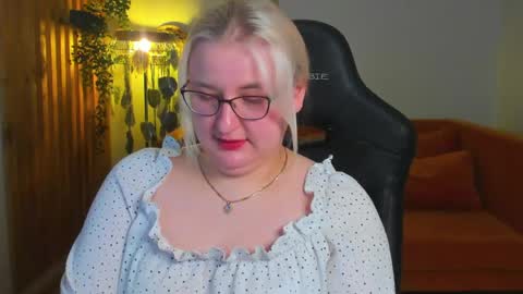 LioraArdyn online show from 04/22/26, 05:32