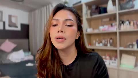 Liora of Ophir online show from 11/15/25, 09:17