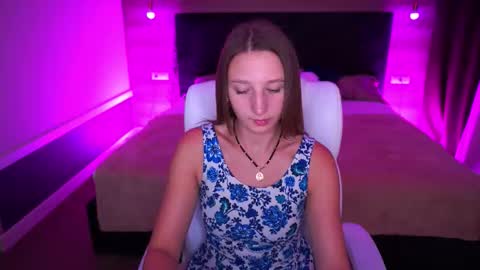 Lia online show from 09/17/25, 04:52