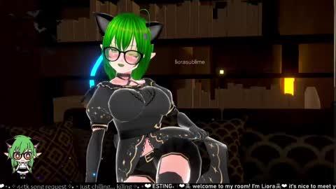 im Liora uwu   online show from 03/05/25, 09:26