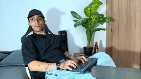 Snapshot of liorvante chatting on 06/20/26, 02:14 Lior Vante online show from 06/20/26, 02:14