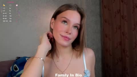 Lina online show from 11/07/25, 01:16