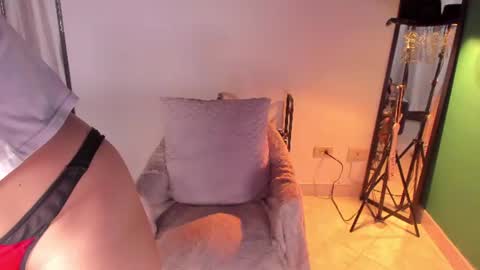 Snapshot of liry_kim chatting on 06/09/26, 06:52 liry online show from 06/09/26, 06:52