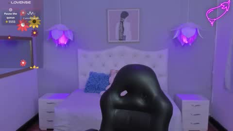 Lisa online show from 11/04/25, 06:29