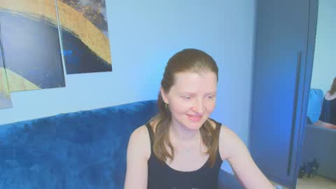 Snapshot of lisa__evans chatting on 04/04/26, 02:21 Lisa online show from 04/04/26, 02:21
