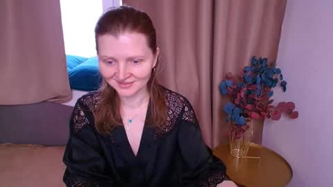 Snapshot of lisa__evans chatting on 04/25/26, 02:25 Lisa online show from 04/25/26, 02:25