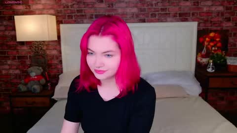 Snapshot of lisa_adam chatting on 02/10/25, 07:15 lissi online show from 02/10/25, 07:15