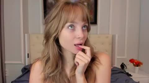 Lisa online show from 12/14/25, 05:57