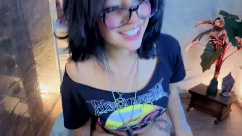 lisa dolly nyx online show from 05/12/26, 04:37