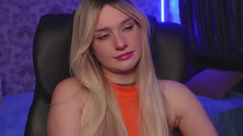 lisa_elfy online show from 12/16/24, 11:07