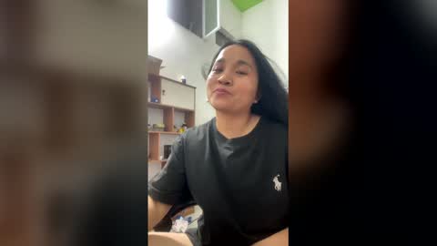 lisa_hanw online show from 04/21/26, 03:28