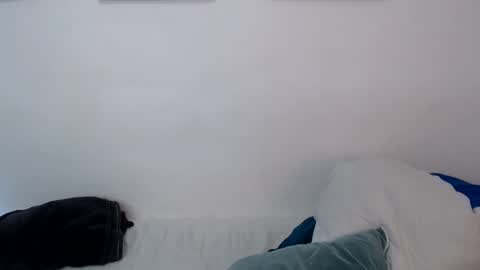 Snapshot of lisa_jenn chatting on 12/18/24, 12:21 Lisa online show from 12/18/24, 12:21