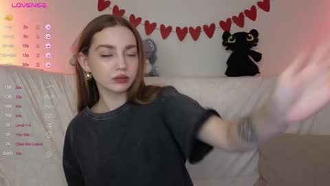 Snapshot of lisa_lit chatting on 02/27/25, 05:45 Lisa and Katerina online show from 02/27/25, 05:45