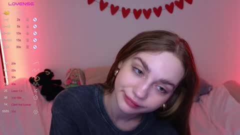 Snapshot of lisa_lit chatting on 02/28/25, 05:26 Lisa and Katerina online show from 02/28/25, 05:26