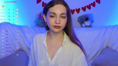 Snapshot of lisa_lit chatting on 03/01/25, 05:20 Lisa and Katerina online show from 03/01/25, 05:20