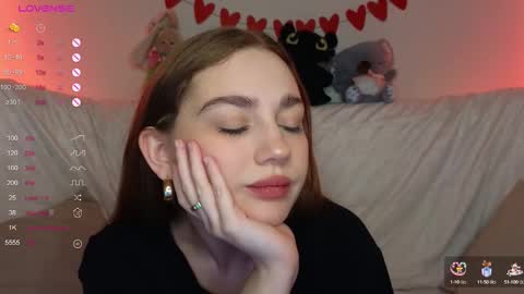 Snapshot of lisa_lit chatting on 03/02/25, 06:05 Lisa and Katerina online show from 03/02/25, 06:05