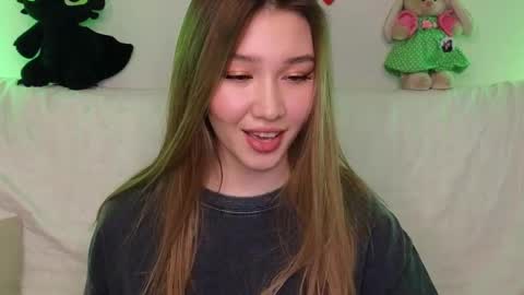 Snapshot of lisa_lit chatting on 03/04/25, 01:06 Lisa and Katerina online show from 03/04/25, 01:06