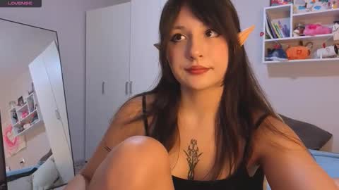 Snapshot of lisa_mzemta chatting on 10/23/25, 08:51 Lisa online show from 10/23/25, 08:51