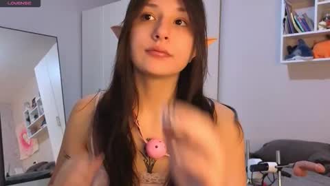 Lisa online show from 12/19/25, 08:54