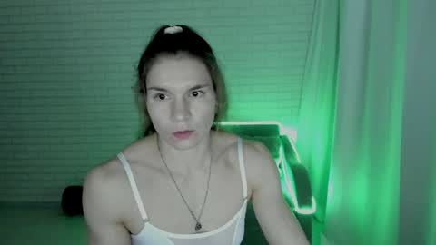 Snapshot of lisa_ree_ chatting on 02/05/25, 07:53 lisa online show from 02/05/25, 07:53