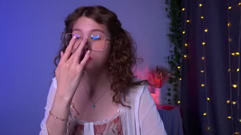 Snapshot of lisa_roses chatting on 10/18/25, 07:36 Lisa online show from 10/18/25, 07:36