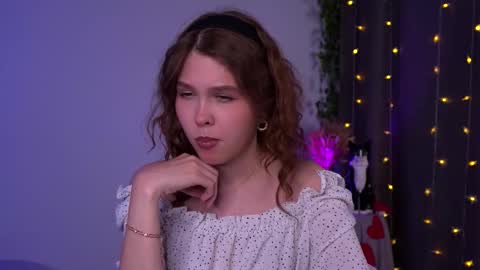 Snapshot of lisa_roses chatting on 11/09/25, 09:13 Lisa online show from 11/09/25, 09:13