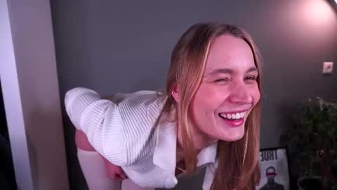 Elisabeth or Lisa online show from 11/29/25, 08:34