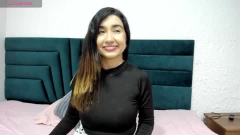 lisa white  online show from 12/18/25, 03:34