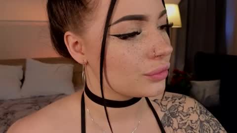 Snapshot of lisaaaliss chatting on 04/24/26, 10:18 lisaaaliss online show from 04/24/26, 10:18