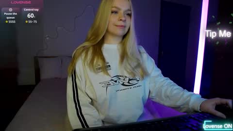 Snapshot of lisacandy1 chatting on 01/19/26, 02:32 Lisa online show from 01/19/26, 02:32