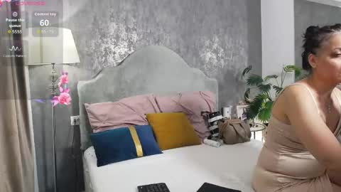lisacroft online show from 05/25/26, 06:52