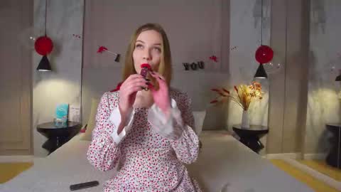 Snapshot of lisafalse chatting on 02/15/26, 07:51 Lisa online show from 02/15/26, 07:51