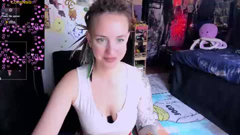 Snapshot of lisafoxy_y chatting on 06/16/26, 06:38 Lisa online show from 06/16/26, 06:38