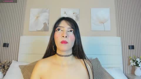 Snapshot of lisalain chatting on 05/19/26, 12:00 lisa online show from 05/19/26, 12:00