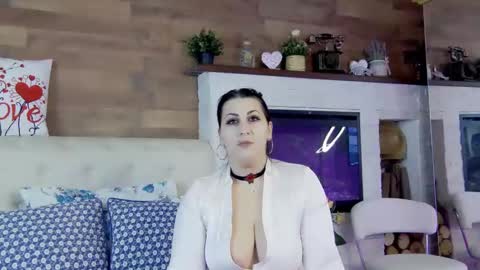 SofiaHanson online show from 02/10/25, 07:38