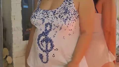 Snapshot of lisamaze chatting on 01/10/26, 06:09 SofiaHanson online show from 01/10/26, 06:09