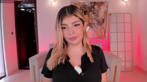 Snapshot of lisamonroe_ chatting on 01/20/25, 08:18 LISA MONROE online show from 01/20/25, 08:18