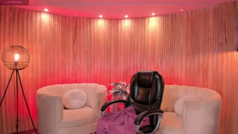 Snapshot of lisamonroe_ chatting on 02/03/25, 11:58 LISA MONROE online show from 02/03/25, 11:58