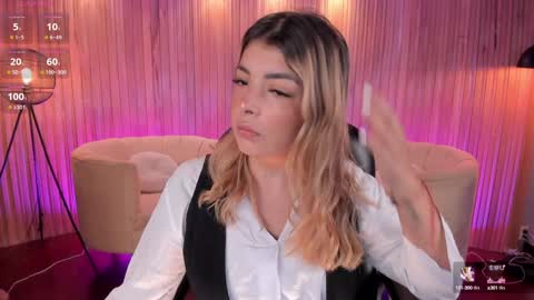 Snapshot of lisamonroe_ chatting on 02/07/25, 01:01 LISA MONROE online show from 02/07/25, 01:01