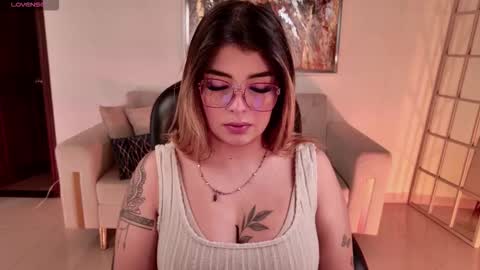 Snapshot of lisamonroe_ chatting on 10/19/25, 12:28 LISA MONROE online show from 10/19/25, 12:28