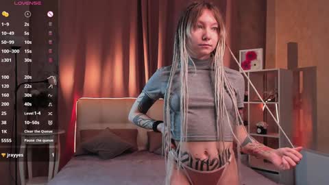 Hello our names are Kate and Alice this is our first day here. online show from 01/28/25, 01:39