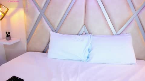 LISA online show from 11/21/25, 07:34