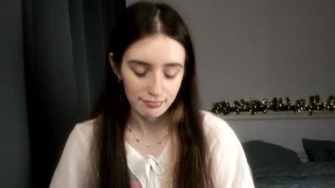 Lisa online show from 12/25/24, 09:22