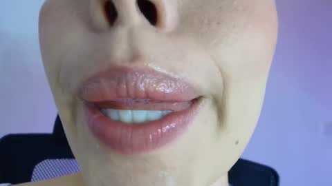 Lisbet online show from 12/21/25, 02:57